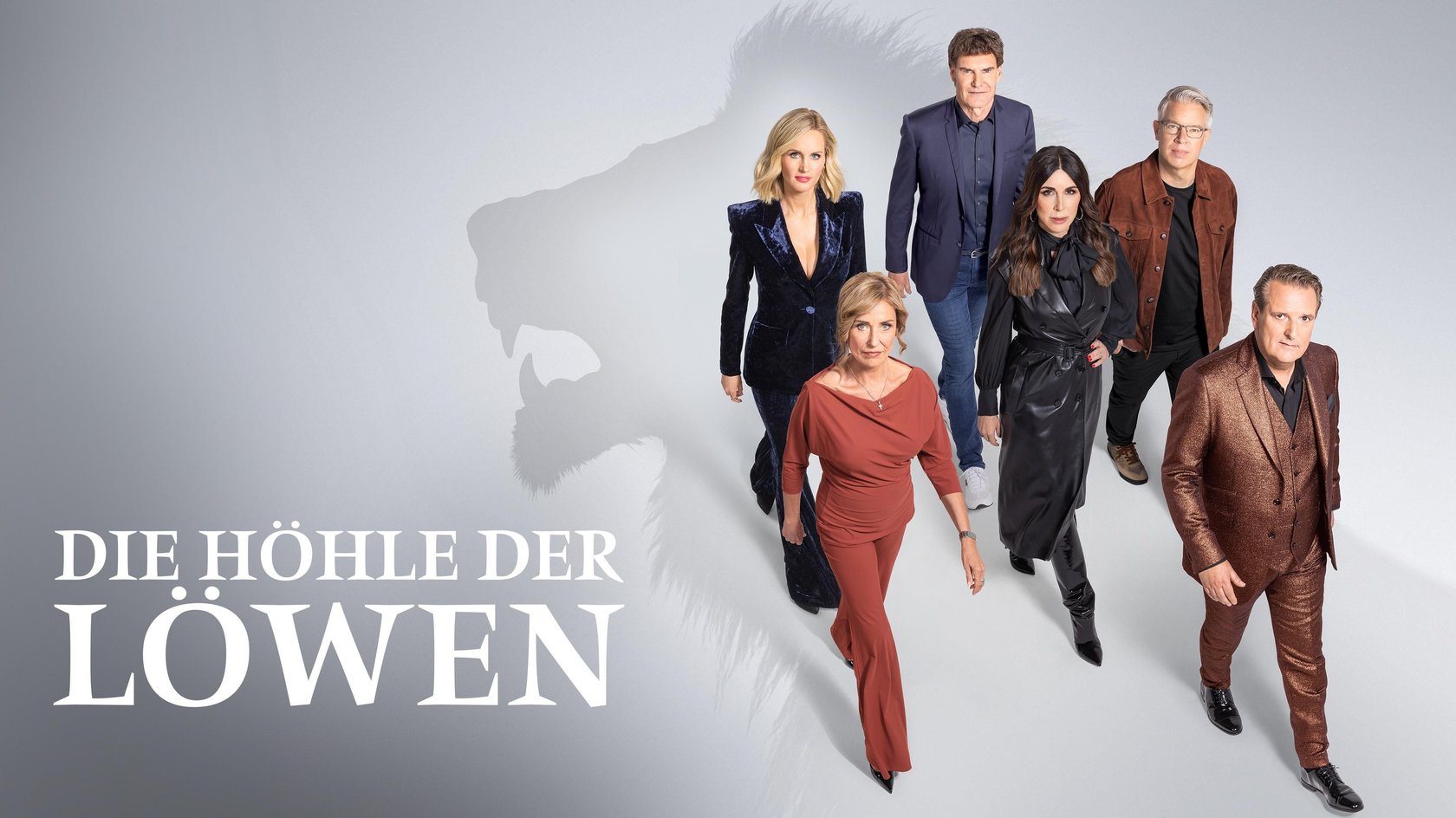 V.o.l.: Janna Ensthaler, Carsten Maschmeyer, Dagmar Wöhrl, Judith Williams, Frank Thelen und Ralf Dümmel.

+++ Die Verwendung des sendungsbezogenen Materials ist nur mit dem Hinweis und Verlinkung auf RTL+ gestattet. +++