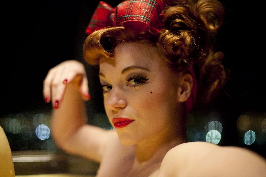 Elisa Hausmann (Marleen Lohse) hat es faustdick hinter den Ohren.