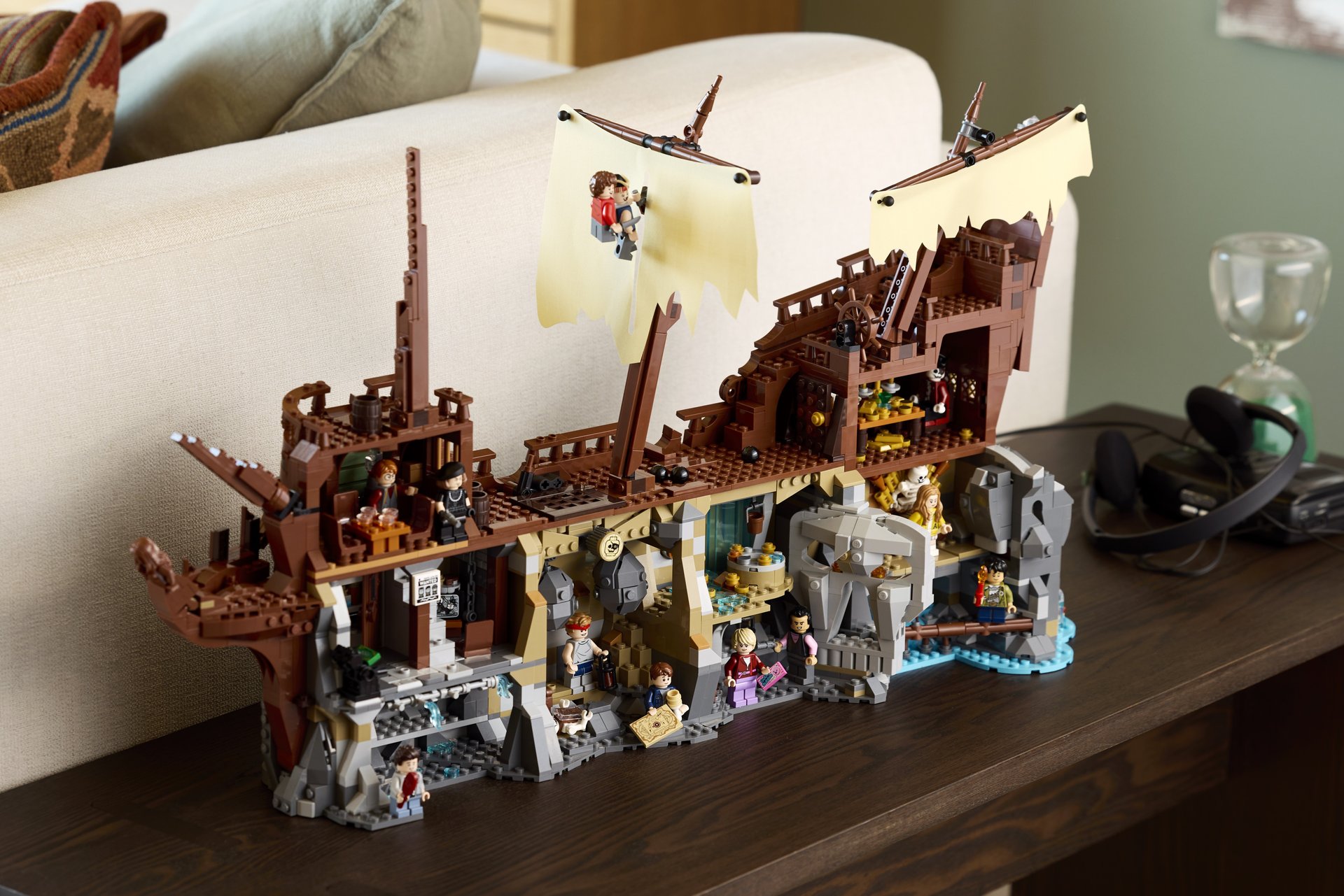 LEGO Ideas Bau-Set von die Goonies 1985 Artikelnummer 21363 LEGO Ideas Bau-Set von die Goonies 1985 Artikelnummer 21363