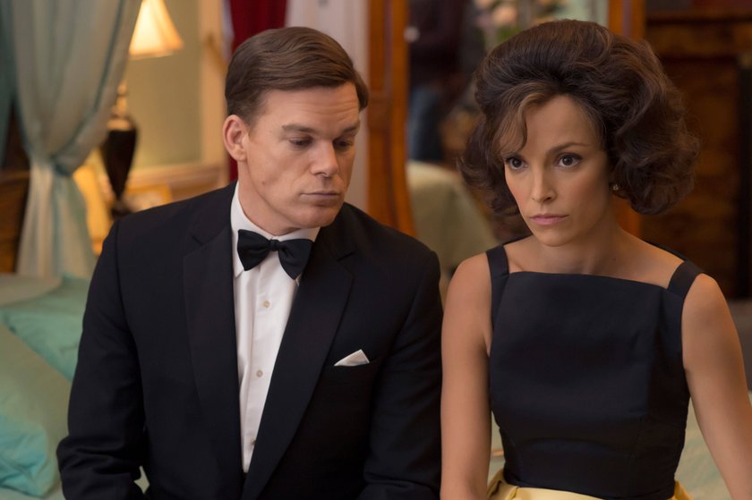 Michael C. Hall als John F. Kennedy und Jodi Balfour als Jackie Kennedy in "The Crown"