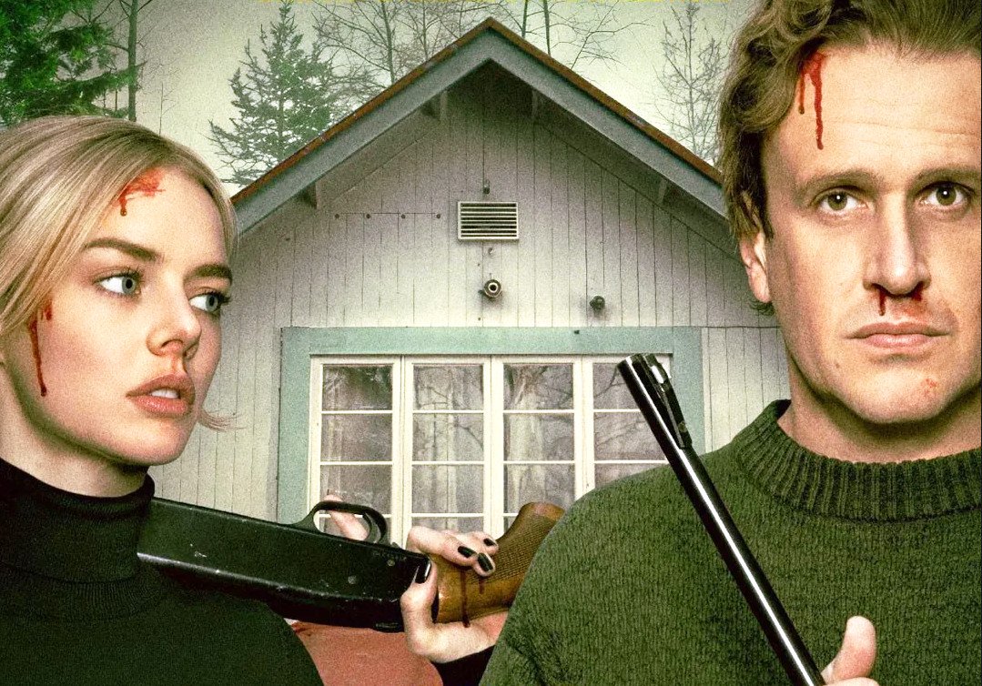 „Das rockt“: Im ersten Action-Trailer will „Shrinking“-Star Jason Segel seine Ehefrau töten – und sie ihn auch