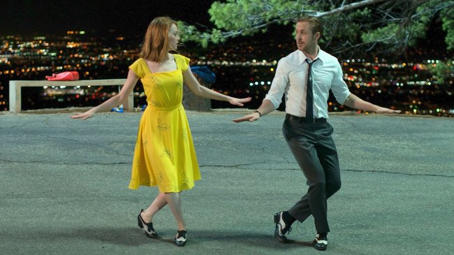 Mia (Emma Stone) und Sebastian (Ryan Gosling) schwingen das Tanzbein.