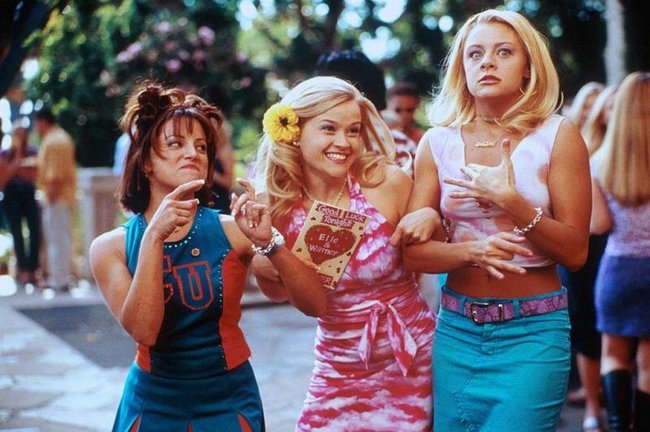 Elle Woods (Reese Witherspoon) und ihre Freundinnen lieben das Leben in Pink!