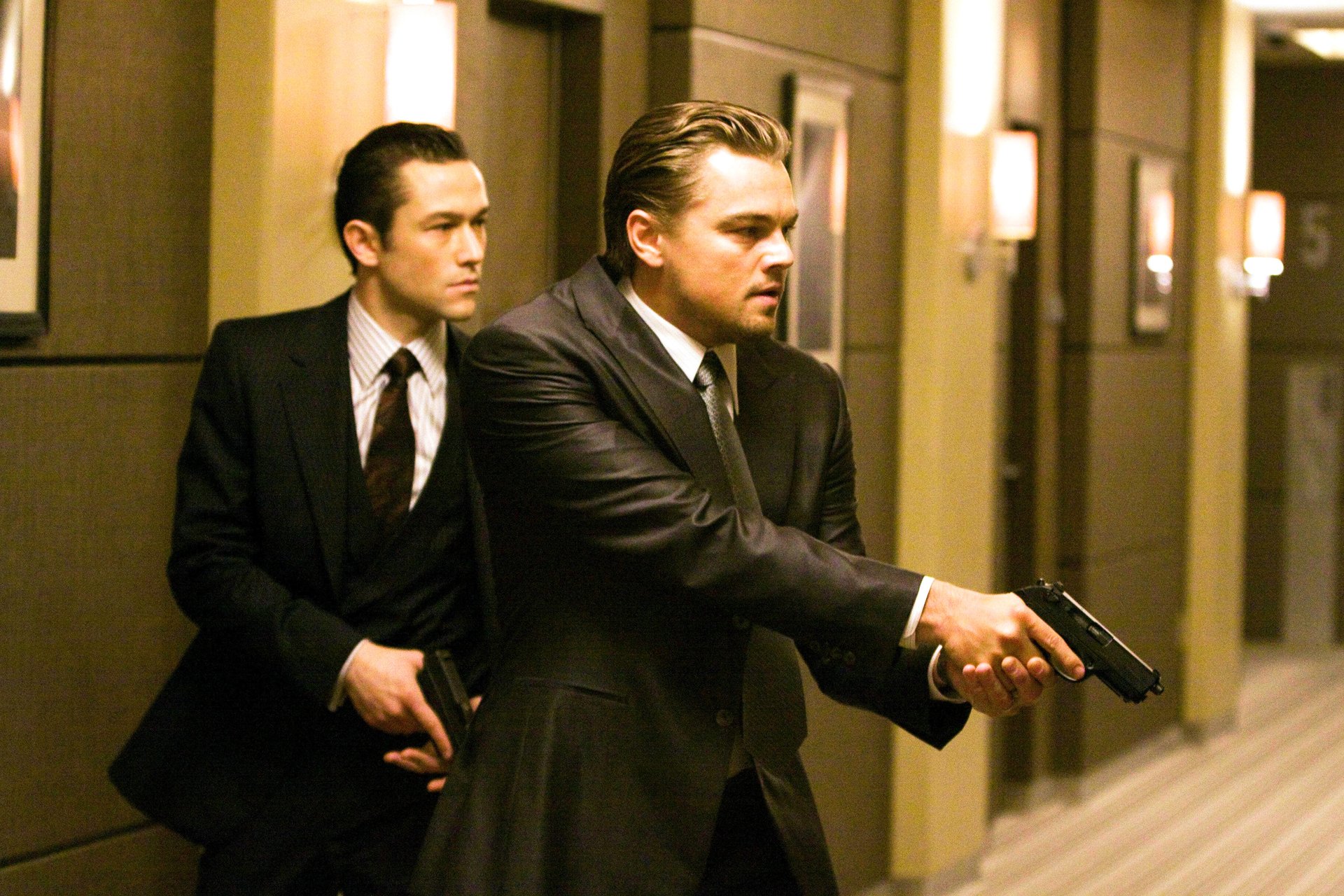 Leonardo DiCaprio & Christian Bale: Hollywood-Titanen drehen ersten gemeinsamen Actionthriller für Amazon