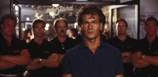 James Dalton sorgt für Ordnung in der Kneipe.