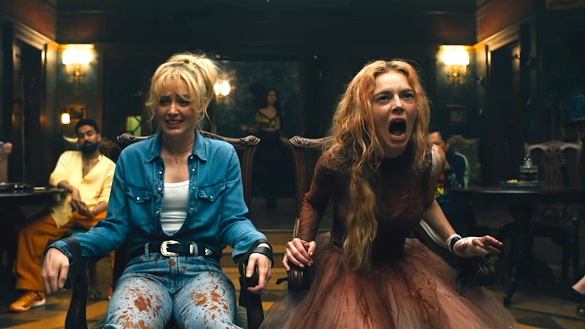 Selbst-Buffy-Frodo-jagen-sie-jetzt-Erster-blutiger-Trailer-zur-Actionhorror-Version-von-Tribute-von-Panem-