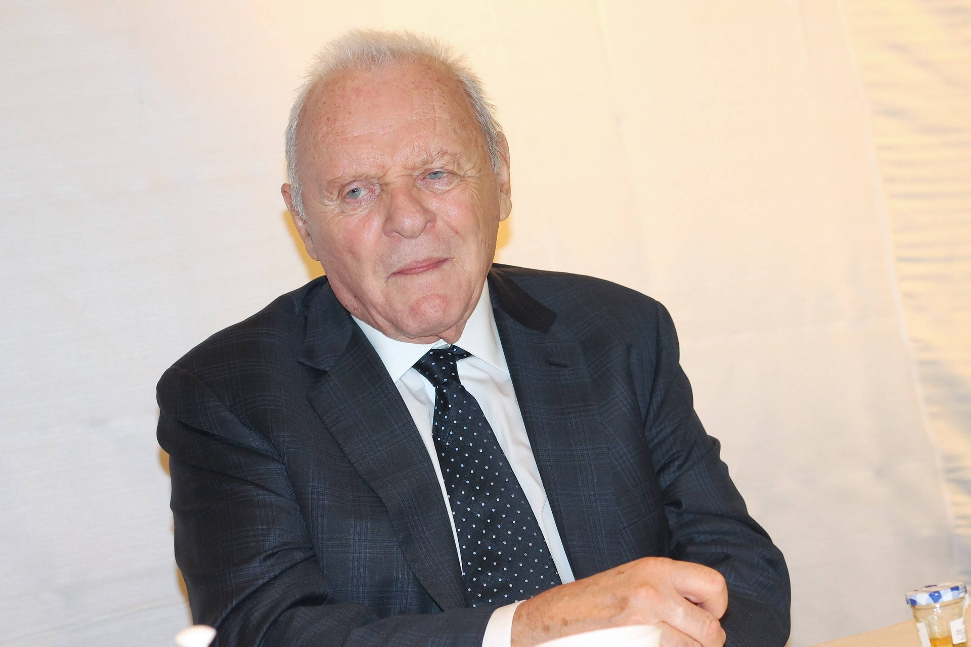 Anthony Hopkins gesteht: Das ist seiner Meinung nach der schlimmste Film mit ihm 25296348da89625ae63fe8658f ZmMgNmQwMDUyNjRmZmZmIDE5MjAgMANkZjI5NGE2YTM4OA==