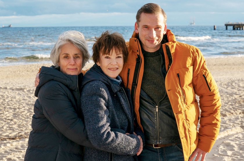 Pressefoto mit Katrin Sass zum Drehstart einer neuen Folge vom "Usedom-Krimi"