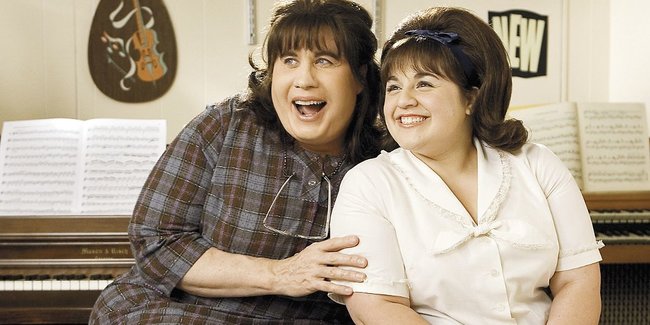 Tracy (Nikki Blonsky) und ihre Mutter Edna (John Travolta) lieben das Leben.