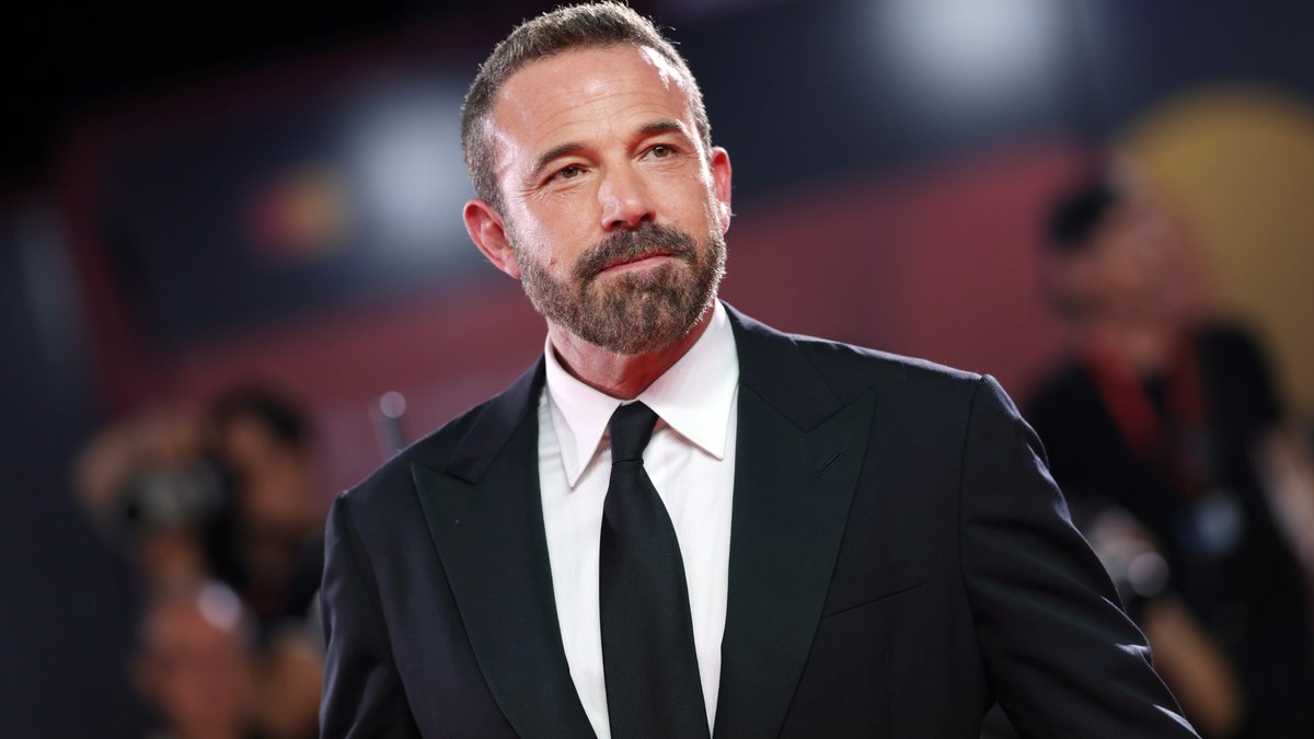 „Alle feiern diesen Flop“: Ben Affleck spricht über Kino-Desaster für ...