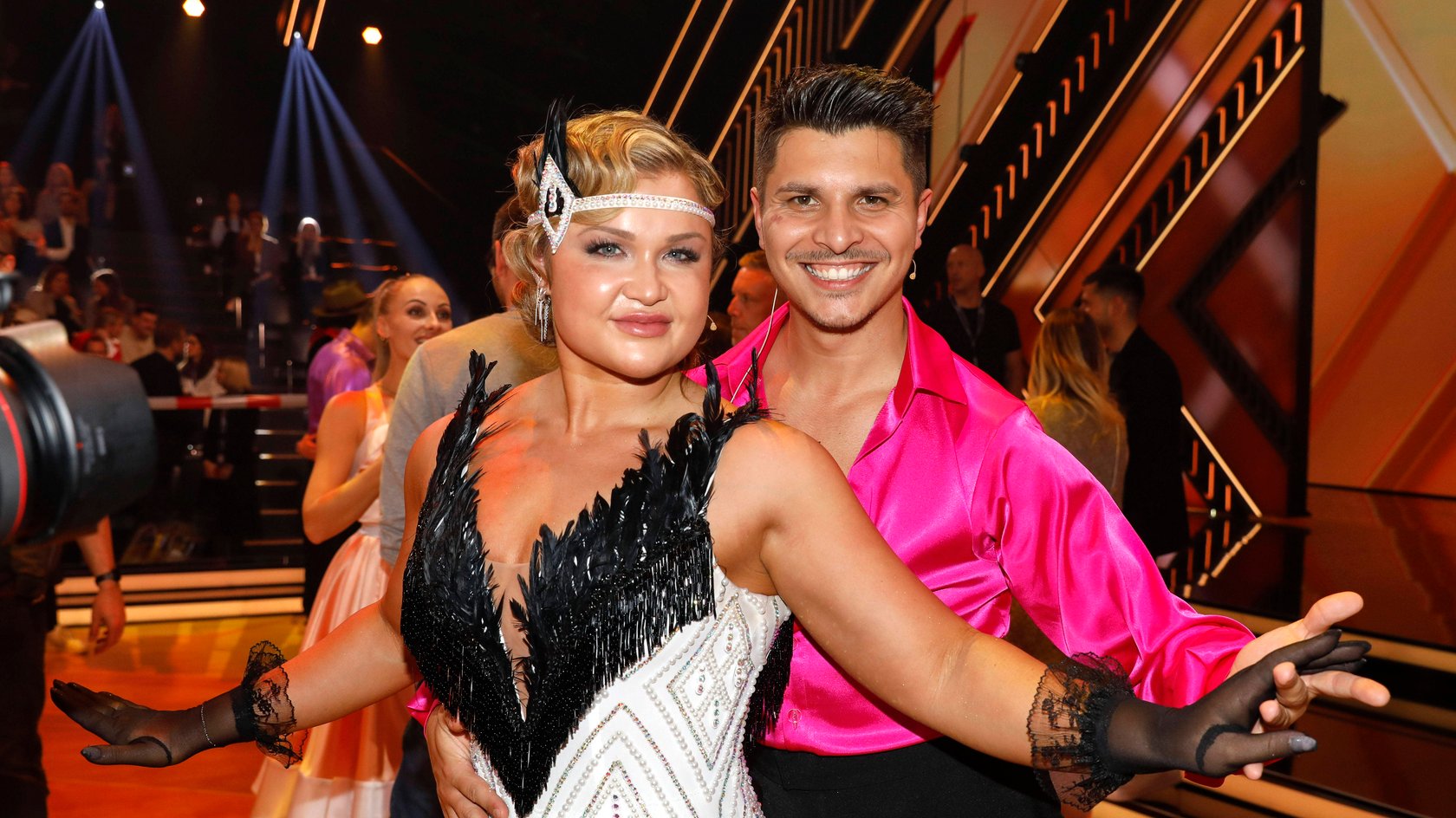 Sophia Thiel tanzt gemeinsam mit Alexandru Ionel.