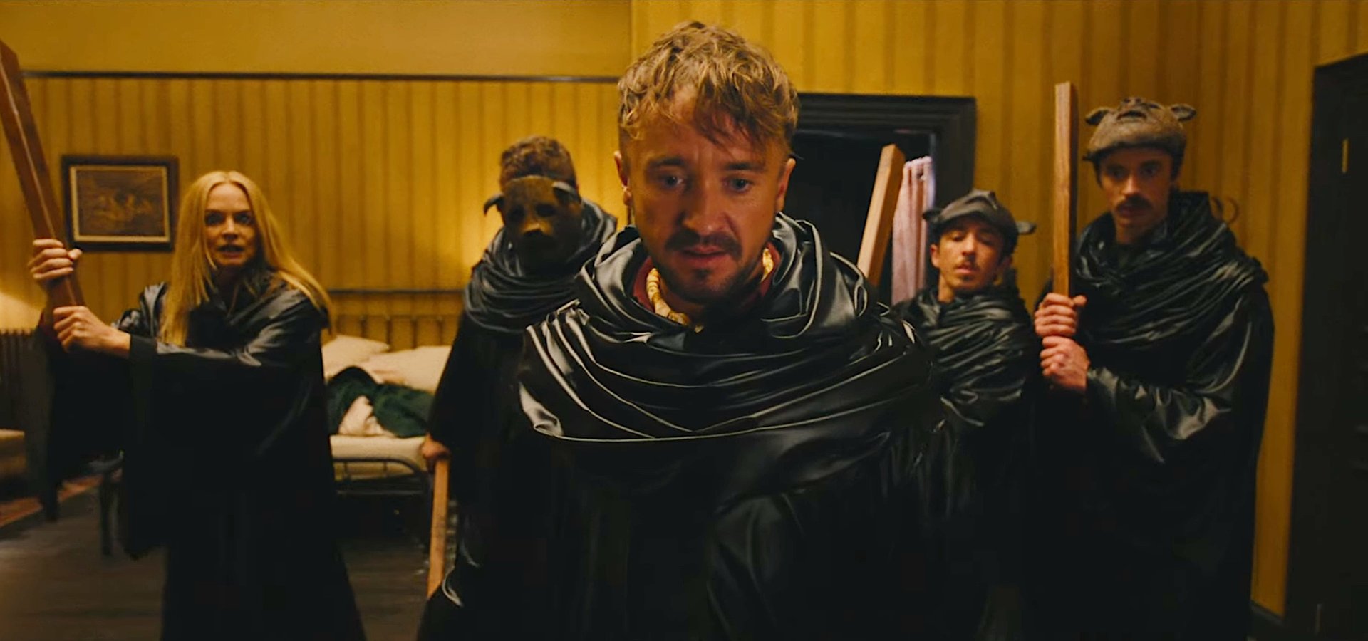 „Mega“: „Harry Potter“-Star jagt Marvel-Heldin im ersten irren Trailer zum ultrabrutalen Horrorkracher