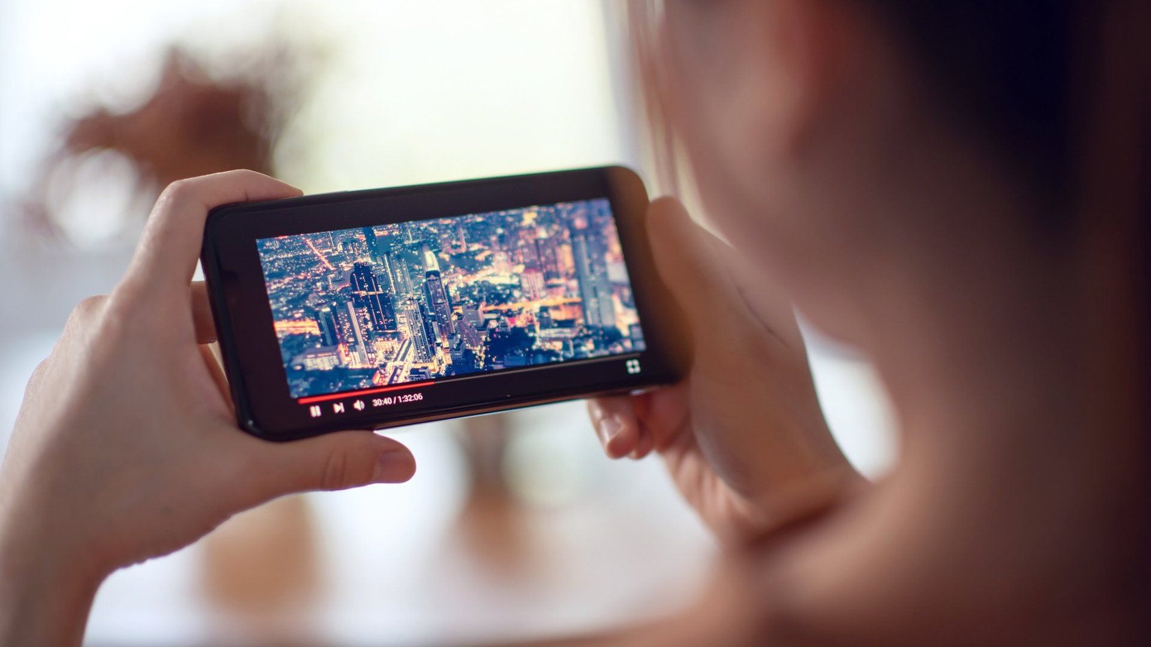 Handyvertrag mit viel Datenvolumen: Die besten Tarife für Vielstreamer