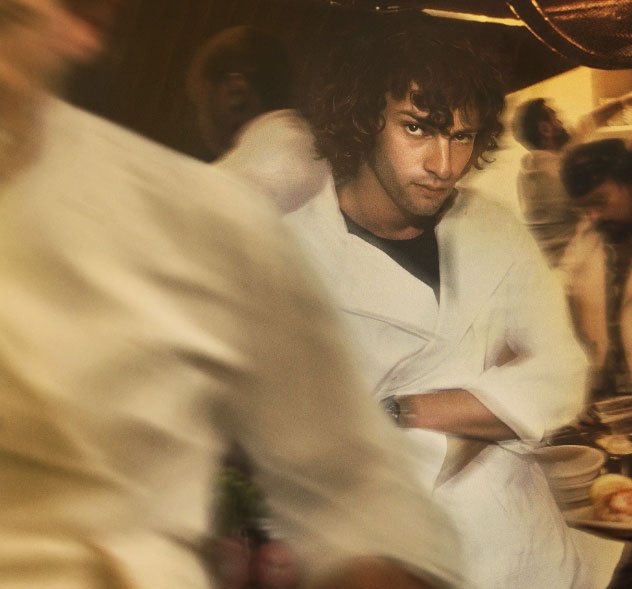 Vor „The Bear“ gab es Bourdain: Biopic „Tony" zeigt das frühe Vorbild hinter dem Küchenchaos