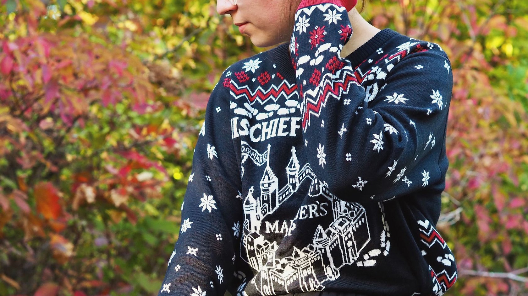 Norwegermuster meets die Karte des Rumtreibers: Elbenwald hat einen coolen HP-Strickpulli reduziert.