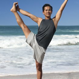 Bodyshaping Funcional Yoga - von und mit Young-Ho Kim Poster