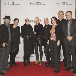 Berlinale 2019 MFG - Das Team von »Body of Truth« mit Johanna Gabor (MFG, 2.v.l.) und Prof. Carl Bergengruen (ganz rechts) Poster