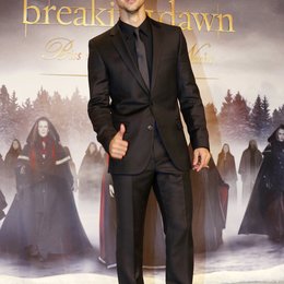 Filmpremiere "Breaking Dawn - Biss zum Ende der Nacht, Teil 2" in Berlin / Taylor Lautner Poster