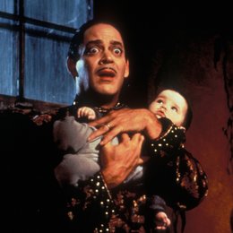 Die Addams Family in verrückter Tradition / Raul Julia Poster