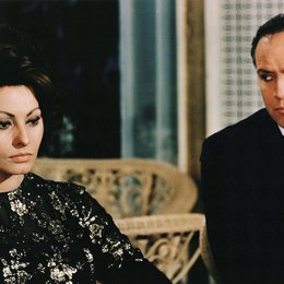 Gräfin von Hongkong, Die / Sophia Loren / Marlon Brando Poster