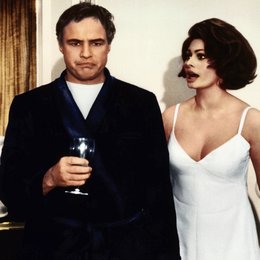 Gräfin von Hongkong, Die / Sophia Loren / Marlon Brando Poster