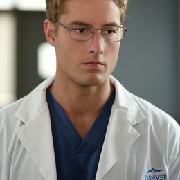 Emily Owens / Justin Hartley Poster