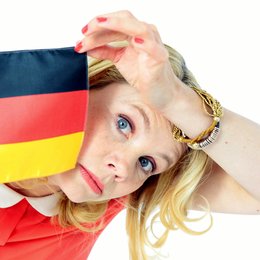 Geliebte Feinde - Die Deutschen und die Franzosen (ARTE G.E.I.E. / ZDFinfo) / Annette Frier Poster