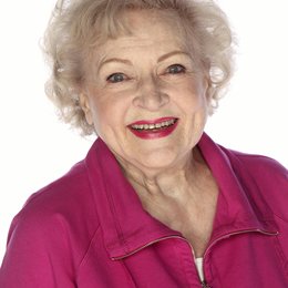 Hot in Cleveland / Hot in Cleveland (1. Staffel, 10 Folgen) / Betty White Poster