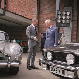 Keine Zeit zu Sterben / Hoher Besuch am Set von »Bond 25« in den Pinewood Studios nahe London: Prinz Charles schaute bei 007 Daniel Craig nach dem Rechten Poster