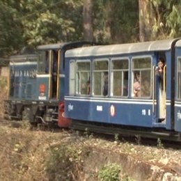 Legendäre Bahnstrecken - Darjeeling Himalayan Toy Train / Die Brücke am Kwai Poster
