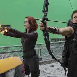 Marvel's The Avengers / Set / Scarlett Johansson / Jeremy Renner Poster