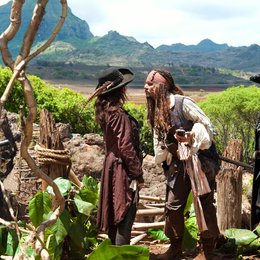 Pirates of the Caribbean - Fremde Gezeiten / Johnny Depp / Ian McShane Poster