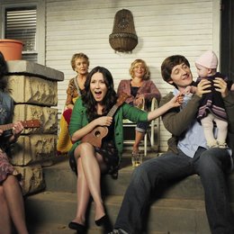 Raising Hope / Shannon Woodward / Lucas Neff / Kate Micucci Poster
