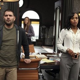 Scandal / Kerry Washington / Darby Stanchfield / Guillermo Diaz Poster