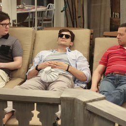Two and a Half Men - Die komplette elfte Staffel Poster