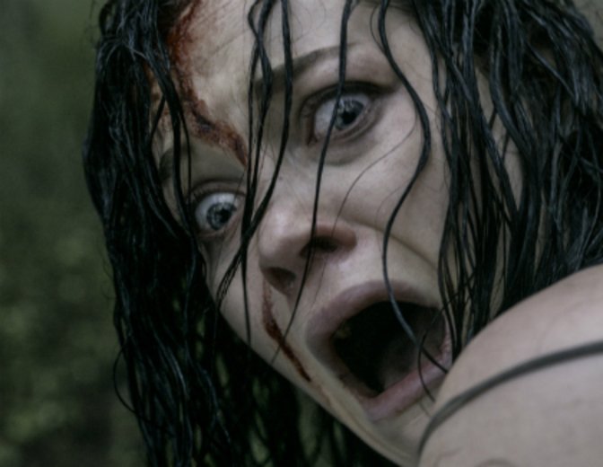 Das blanke Grauen erlebt sie in einer Waldhütte in "Evil Dead" © Sony Pictures