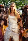 Poster Im Brautkleid durch Afrika 