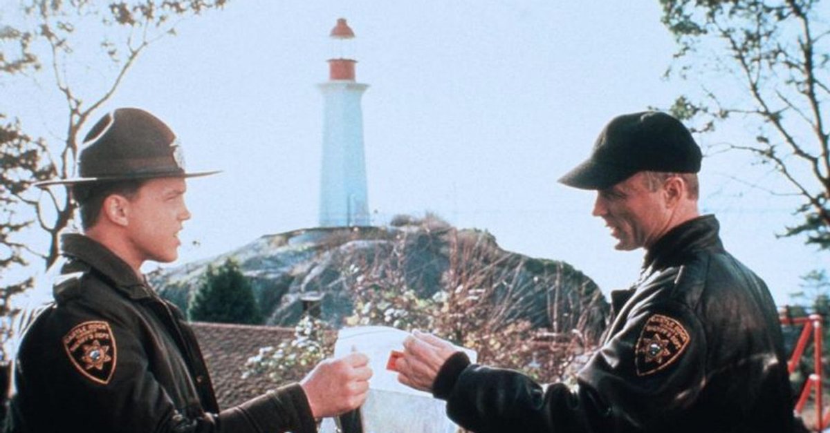 In einer kleinen Stadt · Film 1994 · Trailer · Kritik In einer kleinen Stadt · Film 1994 · Trailer · Kritik