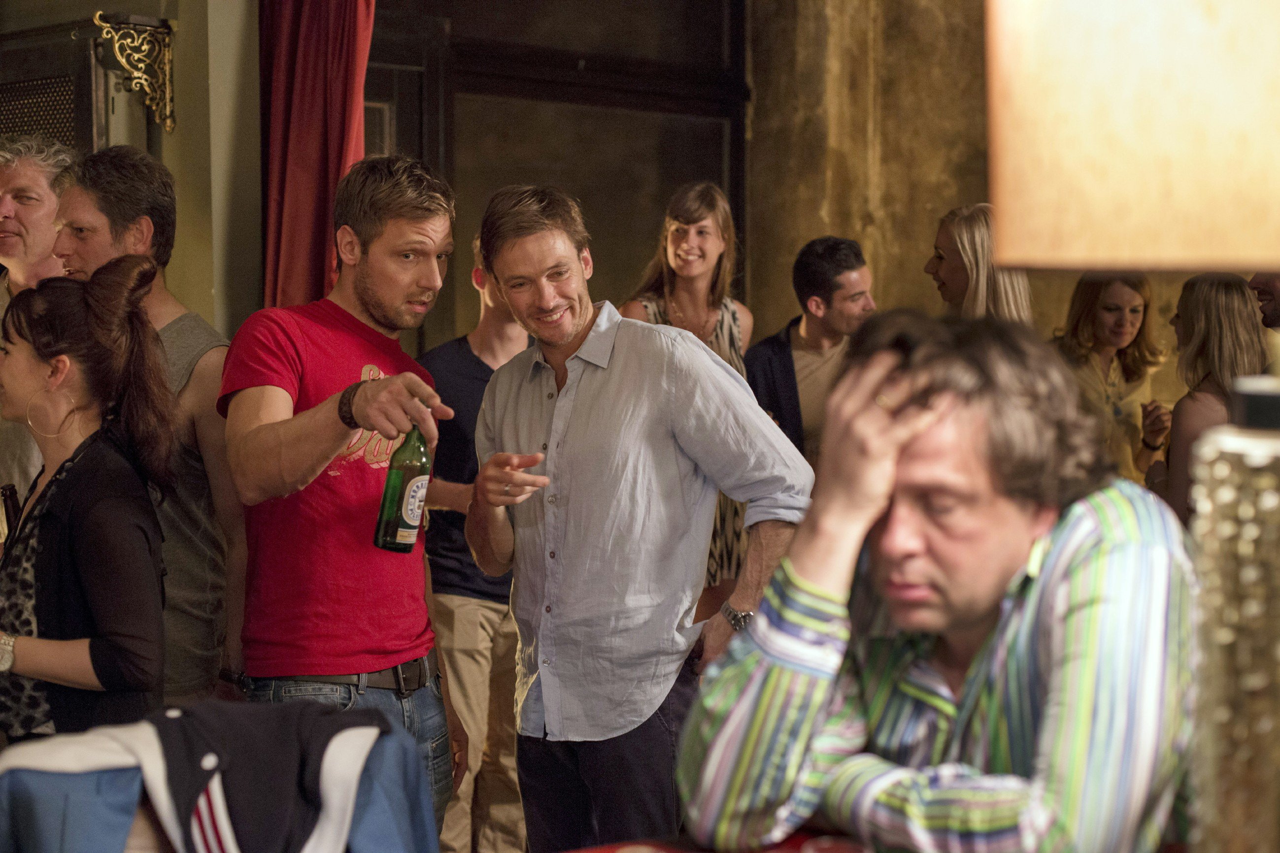 Männer! Alles auf Anfang (1. Staffel, 13 Folgen) · Film 2014 · Trailer ·  Kritik