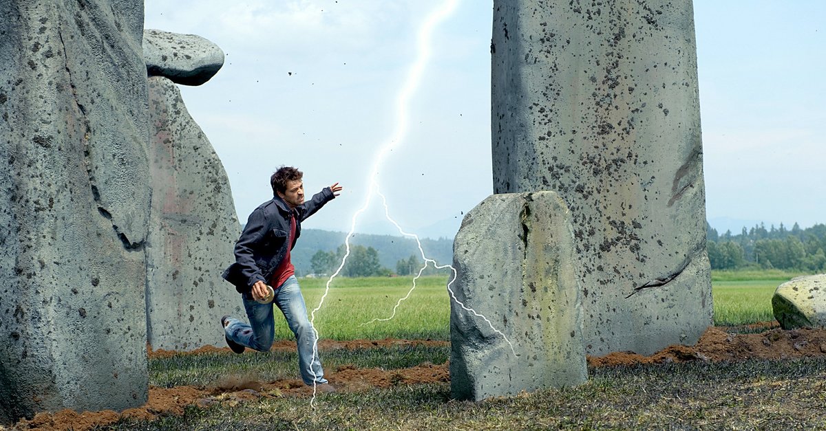 Выйдет ли камень. Миша Коллинз Стоунхендж. Stonehenge Apocalypse 2010. Фильм апокалипсис Стоунхенджа. Телепорт через Стоунхендж фильм.