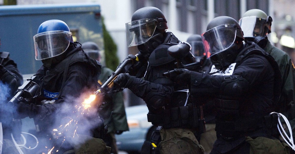 The Battle in Seattle · Film 2010 · Trailer · Kritik