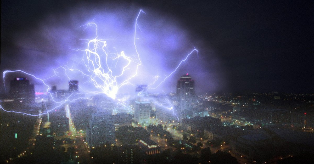 The Black Hole · Film 2006 · Trailer · Kritik