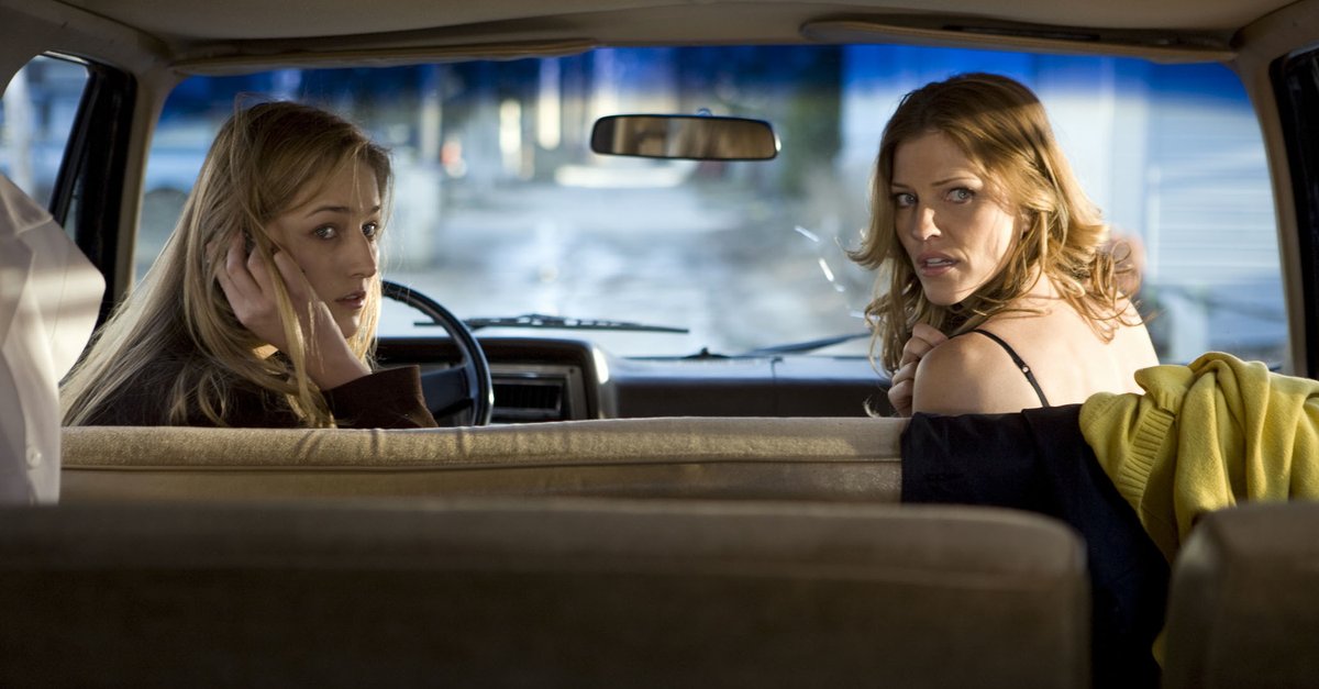 Walk All Over Me · Film 2011 · Trailer · Kritik