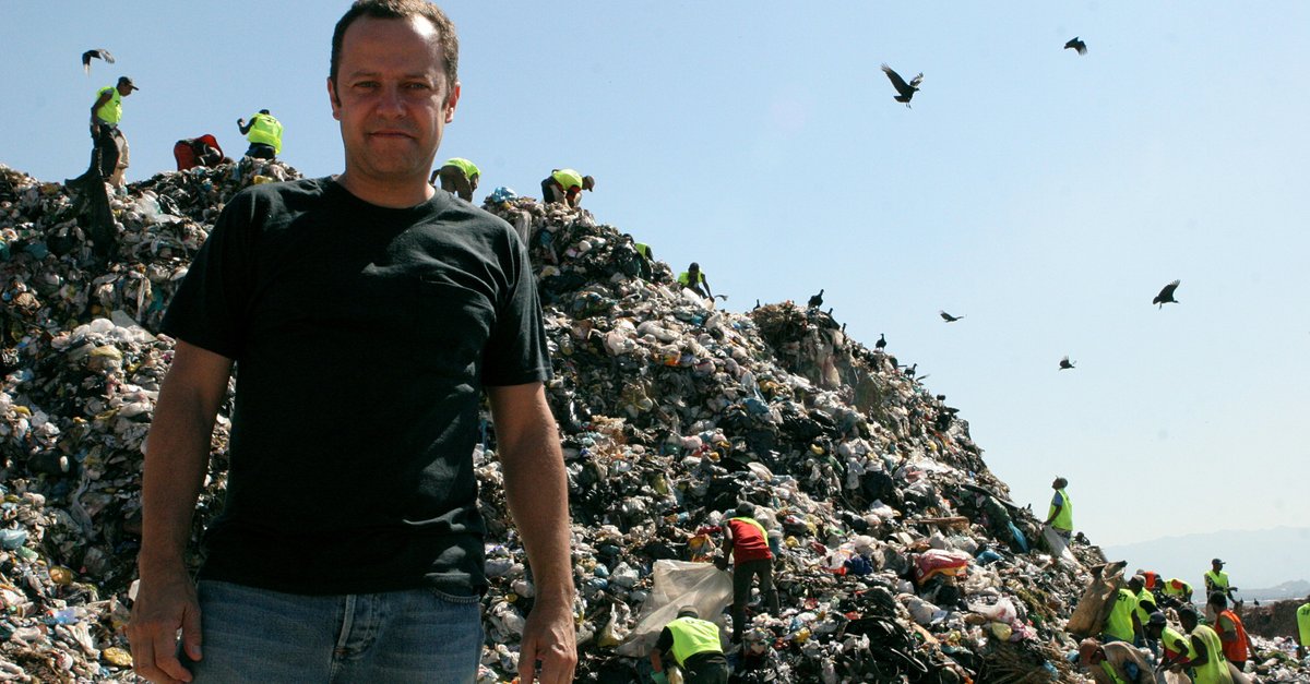 Waste Land · Film 2010 · Trailer · Kritik