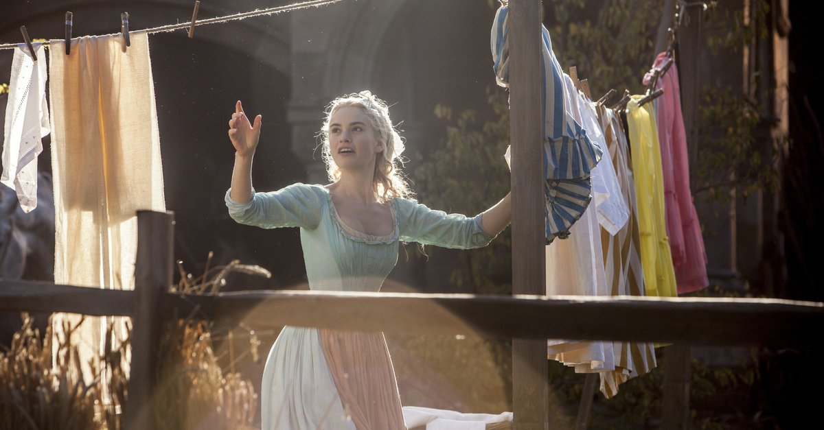 Film Cinderella Im Kino | cinderella film 2015 183 trailer 183 kritik 183 kino de Film Cinderella Im Kino | cinderella film 2015 183 trailer 183 kritik 183 kino de