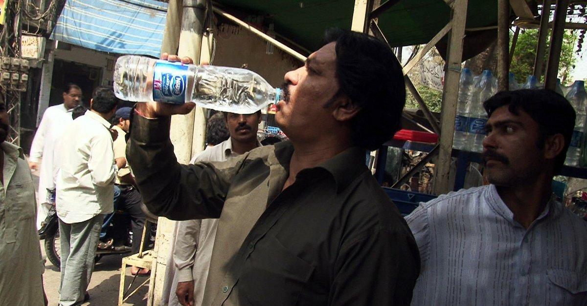 Bottled Life Das Geschäft mit dem Wasser · Film 2013 · Trailer · Kritik