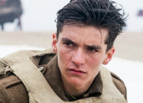 Necomer Fionn Whitehead in "Dunkirk" von Christopher Nolan © Warner