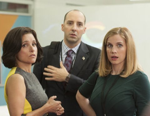 Julia Louis-Dreyfus, Tony Hale und Anna Chlumsky in „Veep“. © Warner / HBO