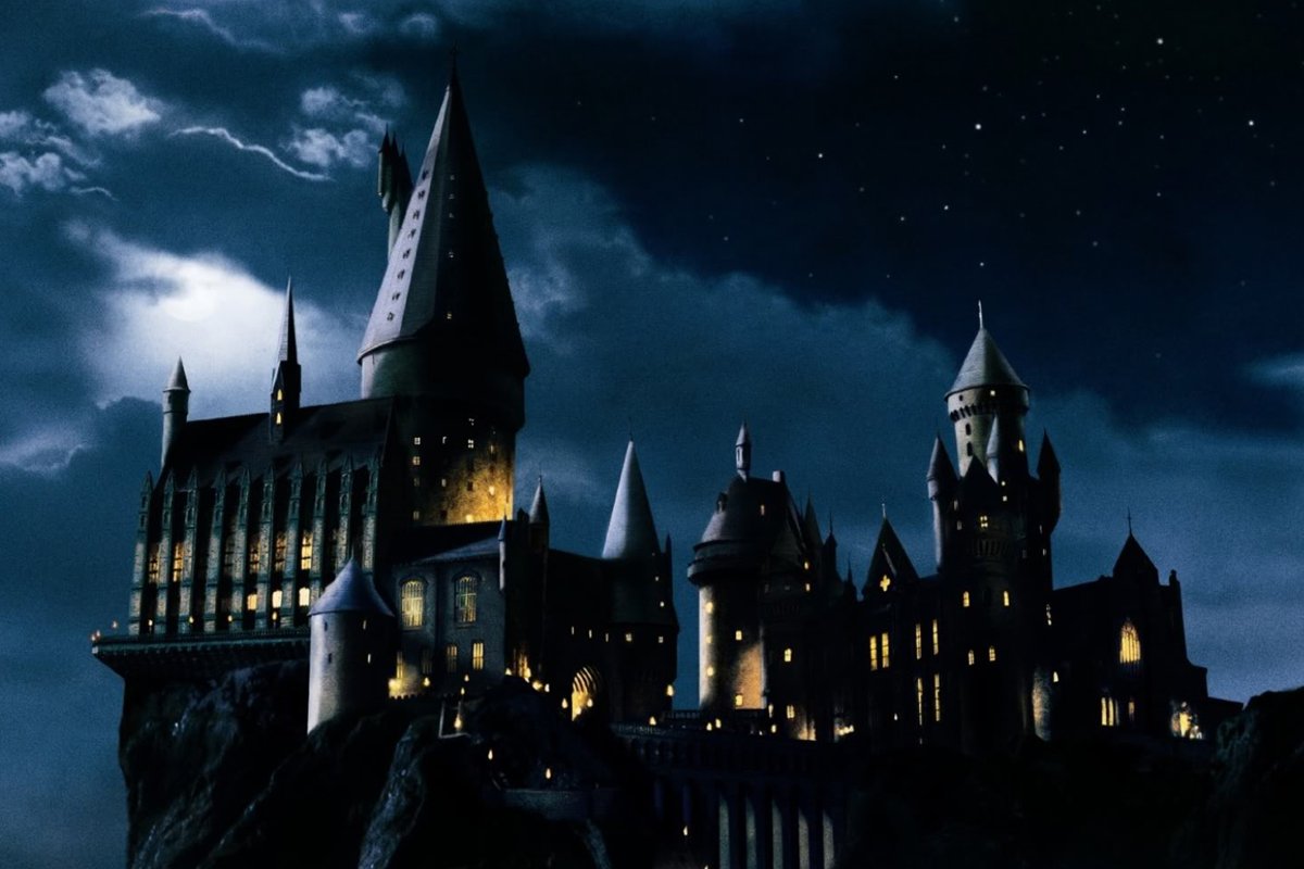 Diese Harry-Potter-Fototapete macht euer Wohnzimmer magisch Hogwarts Harry Potter