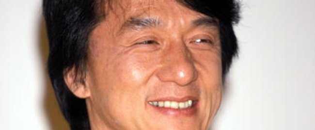 Unzerstörbar: 10 schwere Stunt-Verletzungen, die Jackie Chan überlebt hat